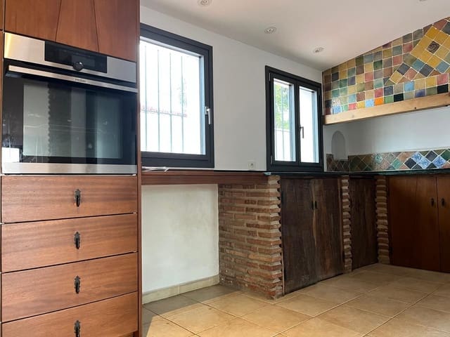 3 sypialnia Willa na sprzedaż w Marbella z basenem garażem - 1 680 000 € (Ref: 9778784)