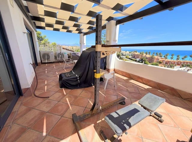 5 sypialnia Willa na sprzedaż w Buenas Noches, Estepona z basenem garażem - 1 800 000 € (Ref: 9779932)