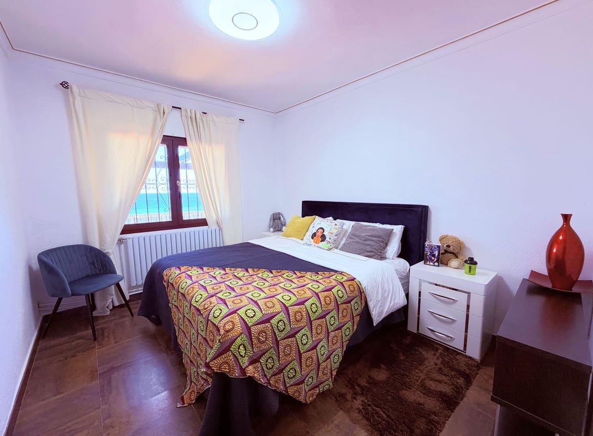 5 sypialnia Willa na sprzedaż w Buenas Noches z basenem garażem - 1 800 000 € (Ref: 9779932)