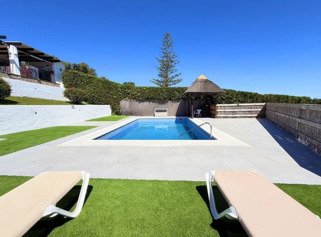 5 sypialnia Willa na sprzedaż w Buenas Noches, Estepona z basenem garażem - 1 800 000 € (Ref: 9779932)