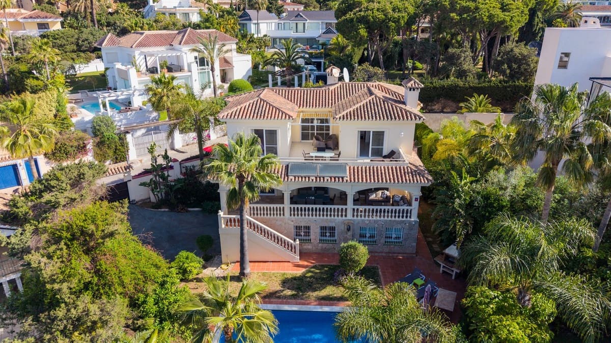 5 chambre Villa/Maison à vendre à Marbesa avec piscine garage - 1 750 000 € (Ref: 9779933)