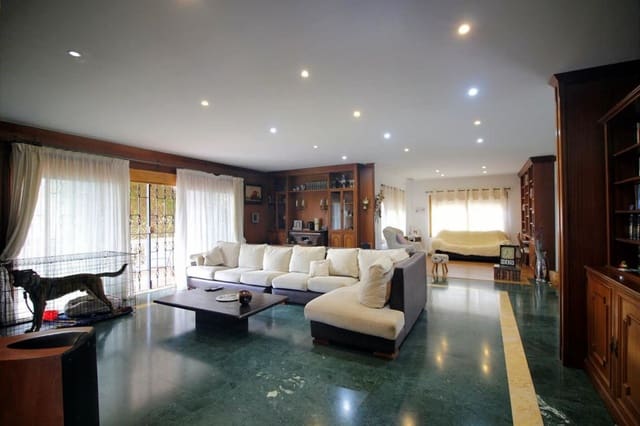 6 sypialnia Willa na sprzedaż w Benalmádena z basenem garażem - 1 600 000 € (Ref: 9779934)