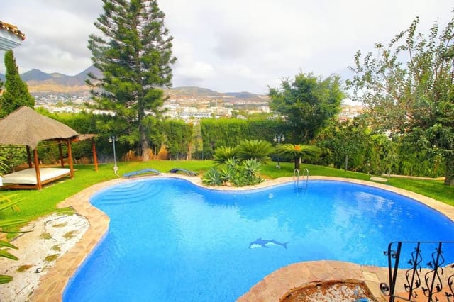 6 sypialnia Willa na sprzedaż w Benalmádena z basenem garażem - 1 600 000 € (Ref: 9779934)