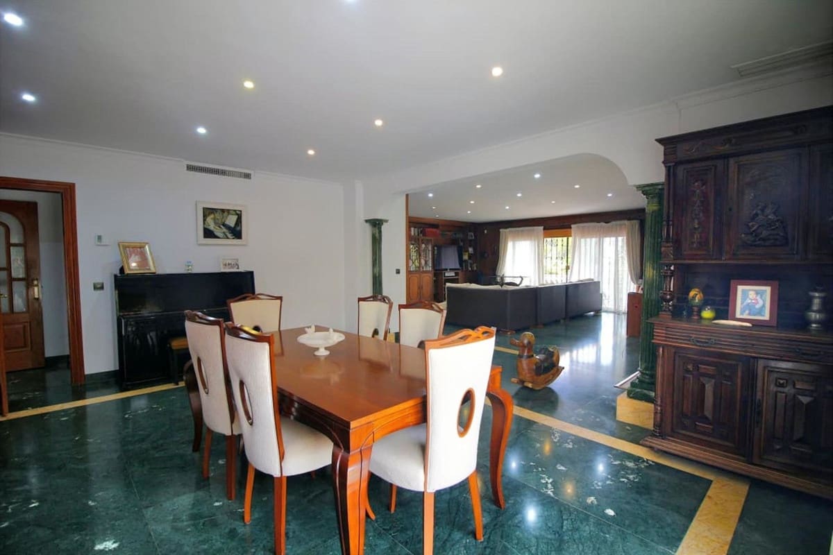 6 sypialnia Willa na sprzedaż w Benalmadena z basenem garażem - 1 600 000 € (Ref: 9779934)