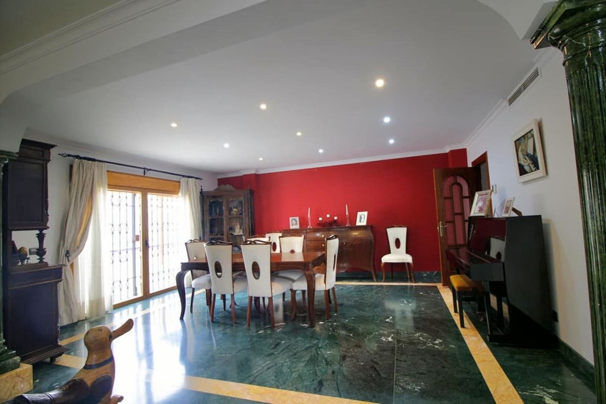 6 sypialnia Willa na sprzedaż w Benalmadena z basenem garażem - 1 600 000 € (Ref: 9779934)