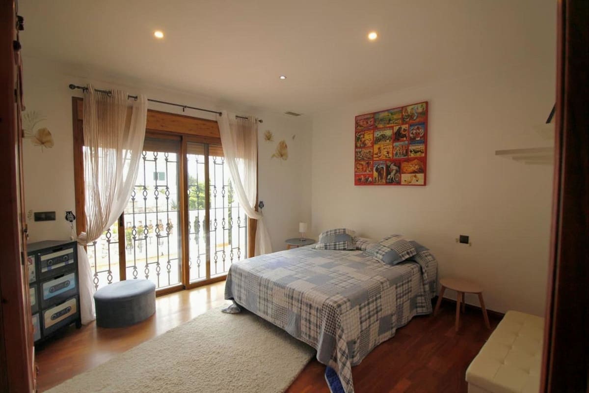 6 sypialnia Willa na sprzedaż w Benalmadena z basenem garażem - 1 600 000 € (Ref: 9779934)