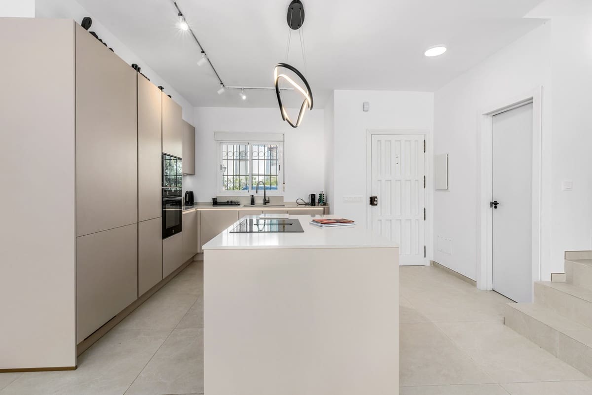 4 sypialnia Willa na sprzedaż w Bel-Air z basenem - 925 000 € (Ref: 9779935)