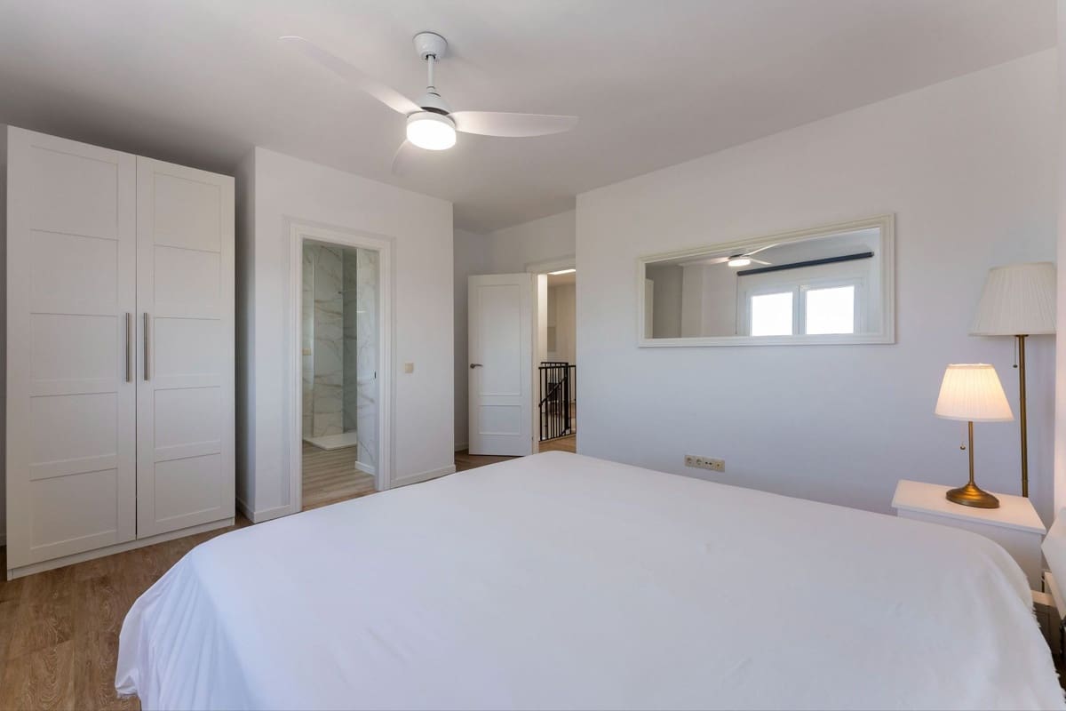 5 bedroom Villa for sale in Coin with pool garage - € 569,000 (Ref: 9779936)