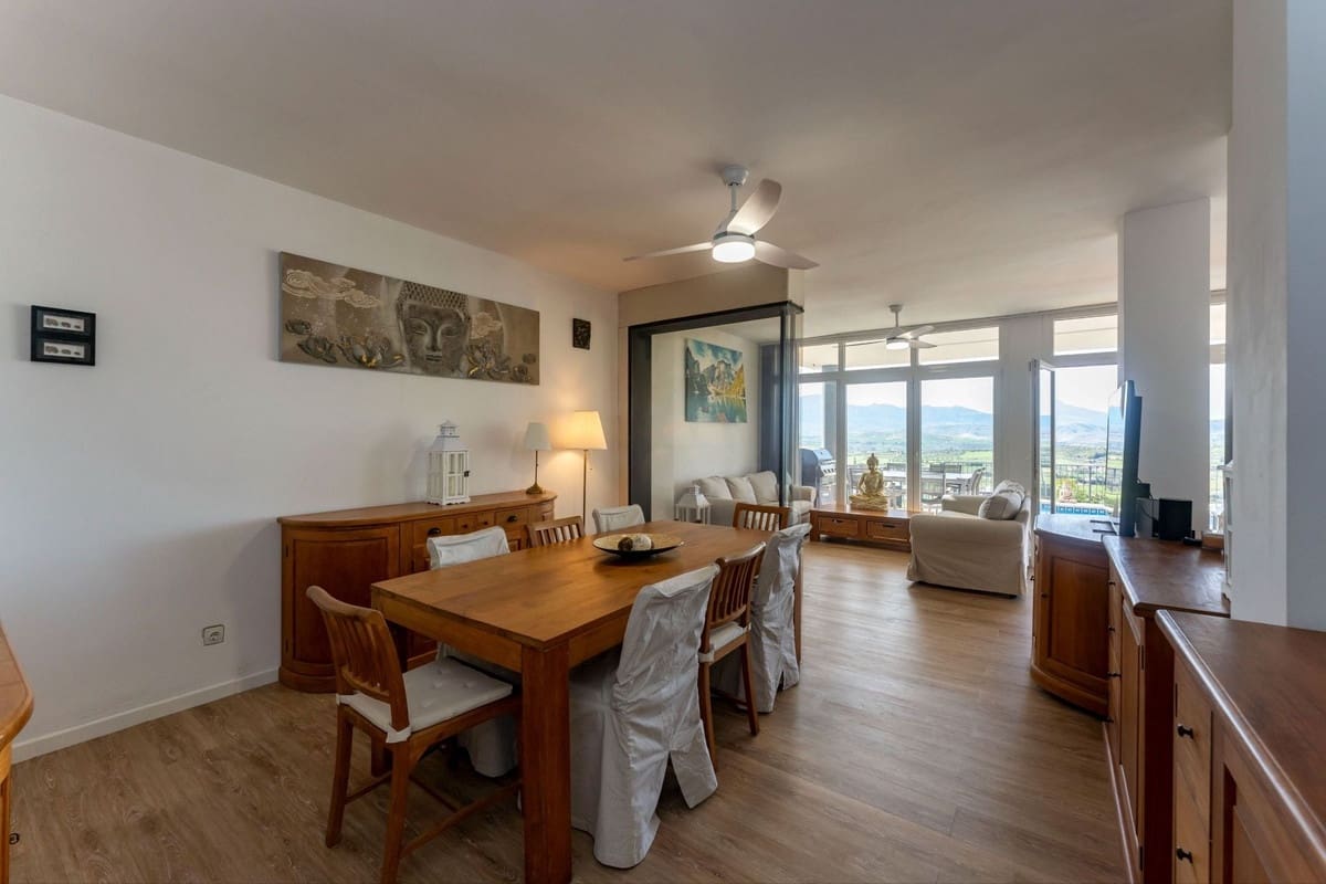 5 bedroom Villa for sale in Coin with pool garage - € 569,000 (Ref: 9779936)