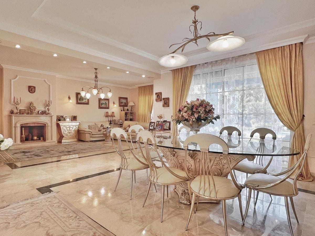 5 soveværelse Villa til salg i Guadalmina med swimmingpool garage - € 2.245.000 (Ref: 9781284)