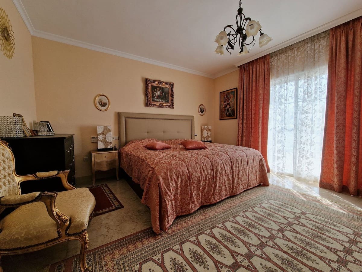 5 soveværelse Villa til salg i Guadalmina med swimmingpool garage - € 2.245.000 (Ref: 9781284)