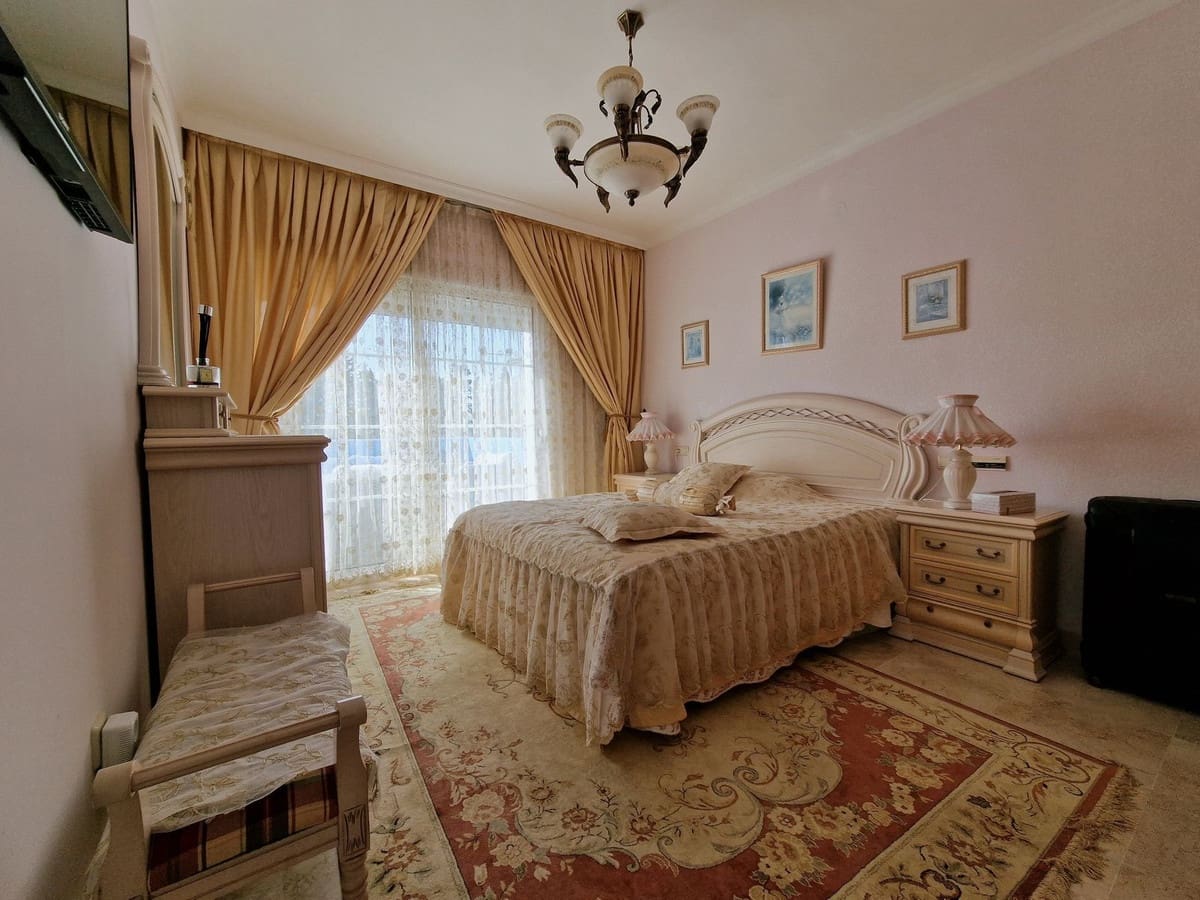 5 soveværelse Villa til salg i Guadalmina med swimmingpool garage - € 2.245.000 (Ref: 9781284)