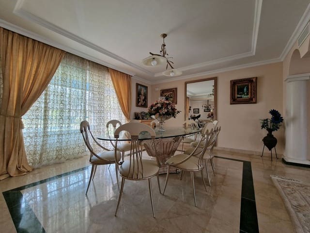 5 soveværelse Villa til salg i Guadalmina Baja, Marbella med swimmingpool garage - € 2.245.000 (Ref: 9781284)