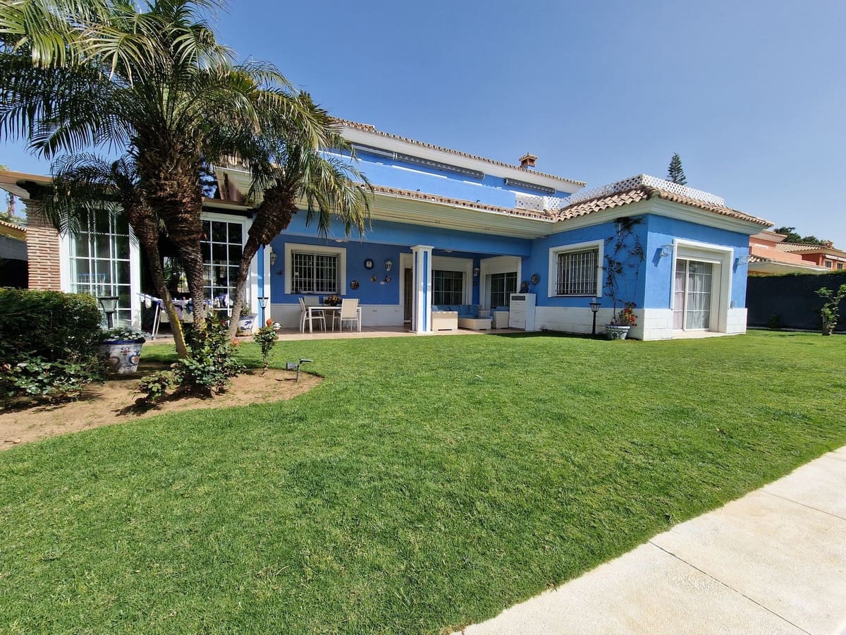 5 soveværelse Villa til salg i Guadalmina med swimmingpool garage - € 2.245.000 (Ref: 9781284)