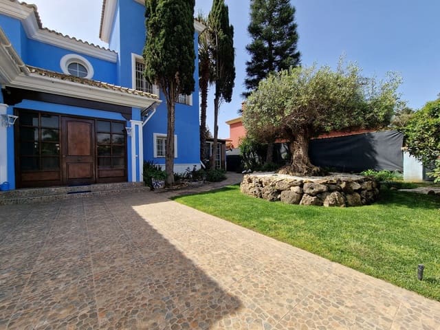 5 soveværelse Villa til salg i Guadalmina Baja, Marbella med swimmingpool garage - € 2.245.000 (Ref: 9781284)