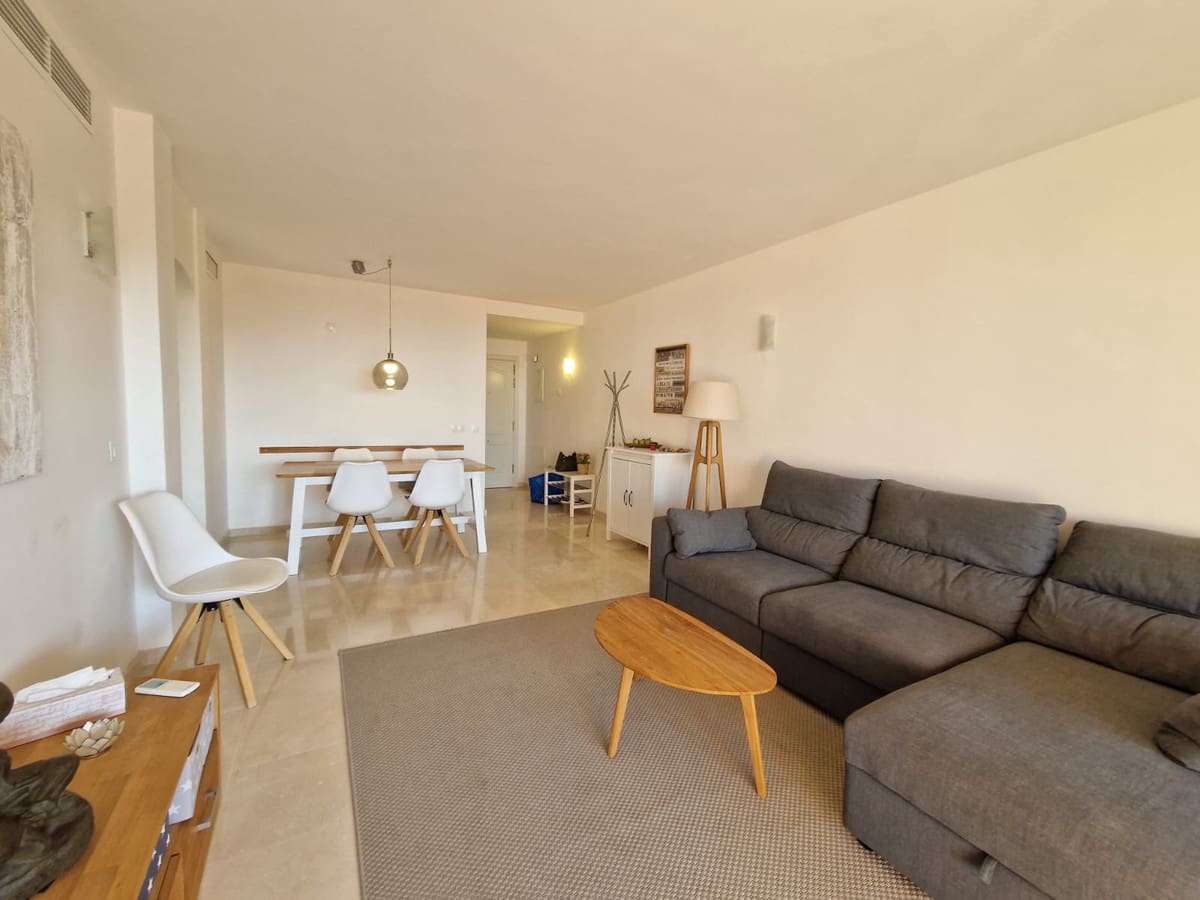 2 bedroom Apartment for sale in Calahonda with pool garage - € 359,000 (Ref: 9782011)