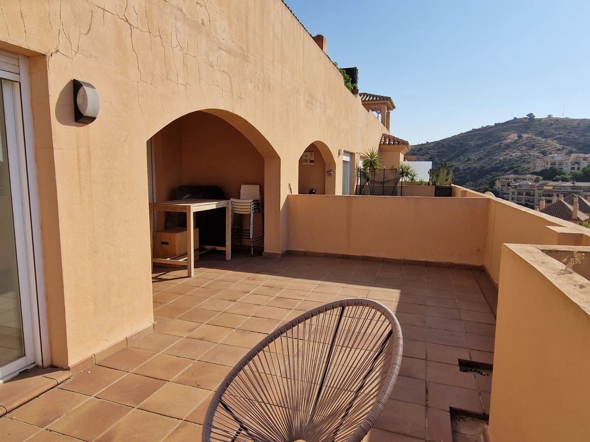 2 bedroom Apartment for sale in Calahonda with pool garage - € 359,000 (Ref: 9782011)