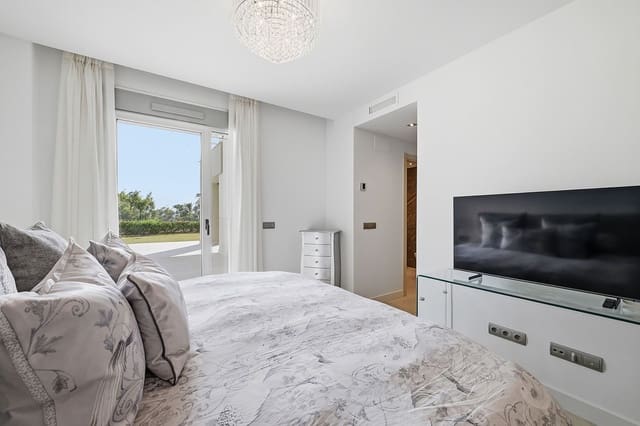 3 sypialnia Apartament na sprzedaż w La Cala de Mijas, Mijas z basenem garażem - 599 000 € (Ref: 9782196)