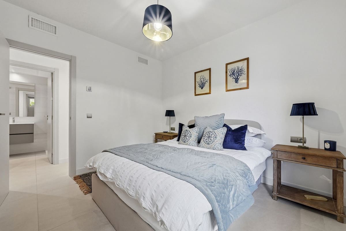 3 sypialnia Apartament na sprzedaż w La Cala de Mijas z basenem garażem - 599 000 € (Ref: 9782196)