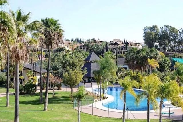 2 sypialnia Apartament na sprzedaż w Estepona z basenem garażem - 390 000 € (Ref: 9787029)