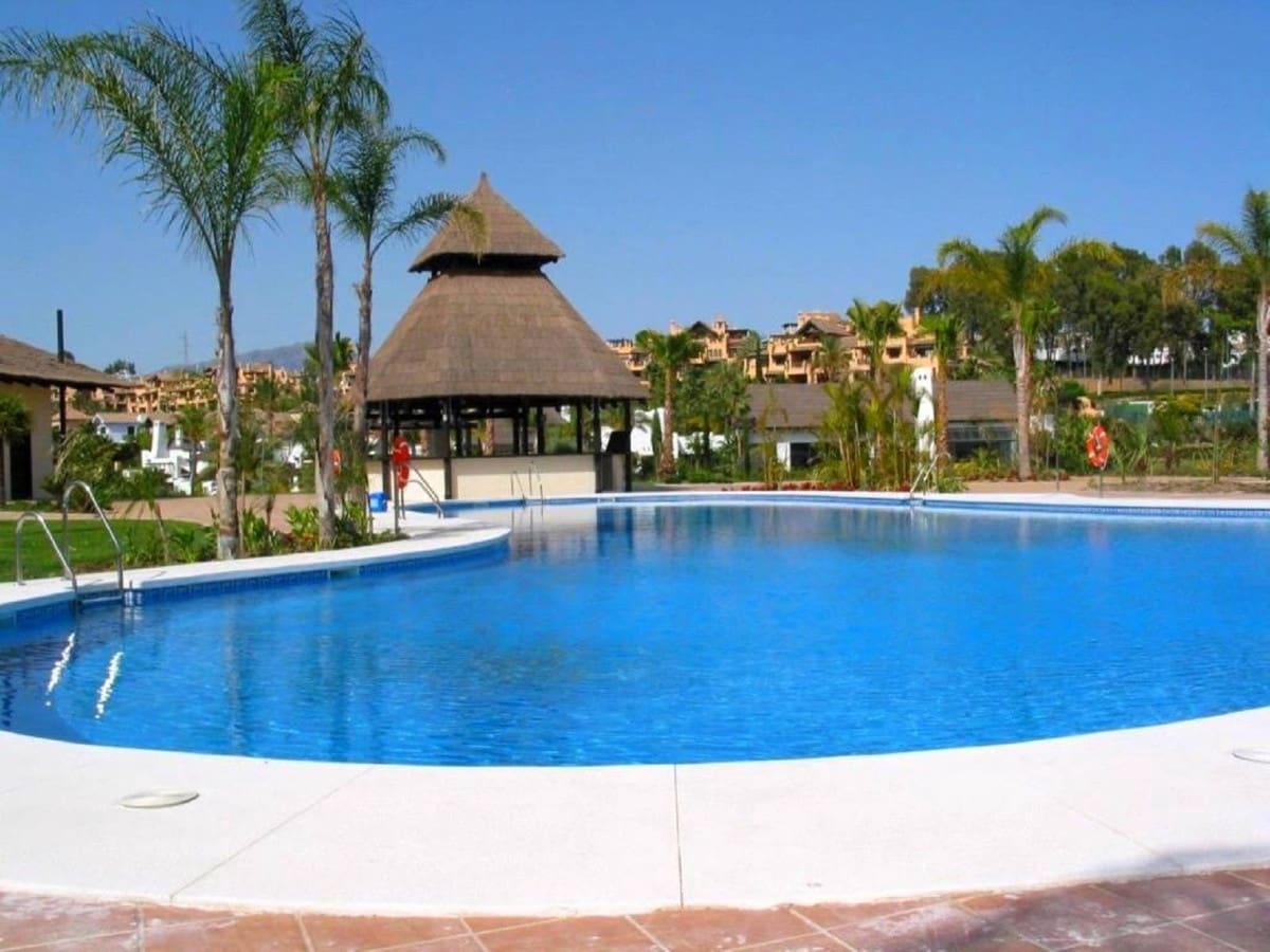 2 sypialnia Apartament na sprzedaż w Estepona z basenem garażem - 390 000 € (Ref: 9787029)