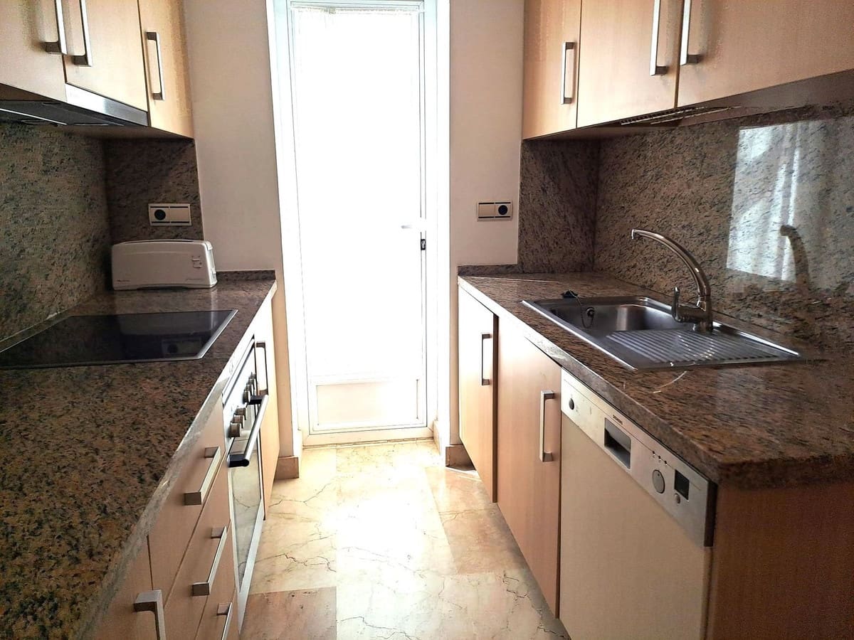 2 sypialnia Apartament na sprzedaż w Estepona z basenem garażem - 390 000 € (Ref: 9787029)