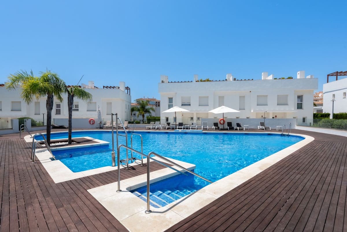 4 chambre Maison de Ville à vendre à Calahonda avec piscine garage - 729 000 € (Ref: 9787031)