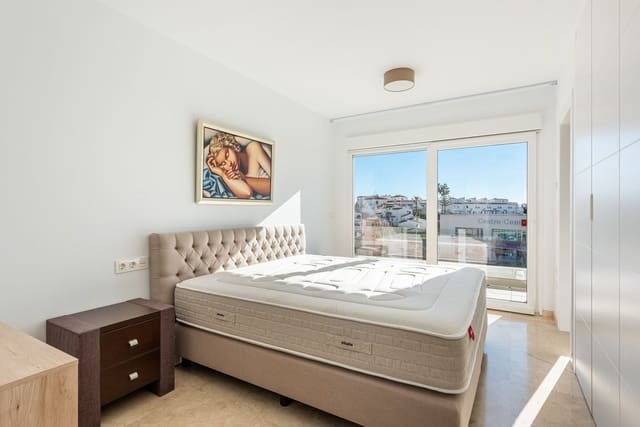 4 chambre Maison de Ville à vendre à Calahonda, Mijas avec piscine garage - 729 000 € (Ref: 9787031)