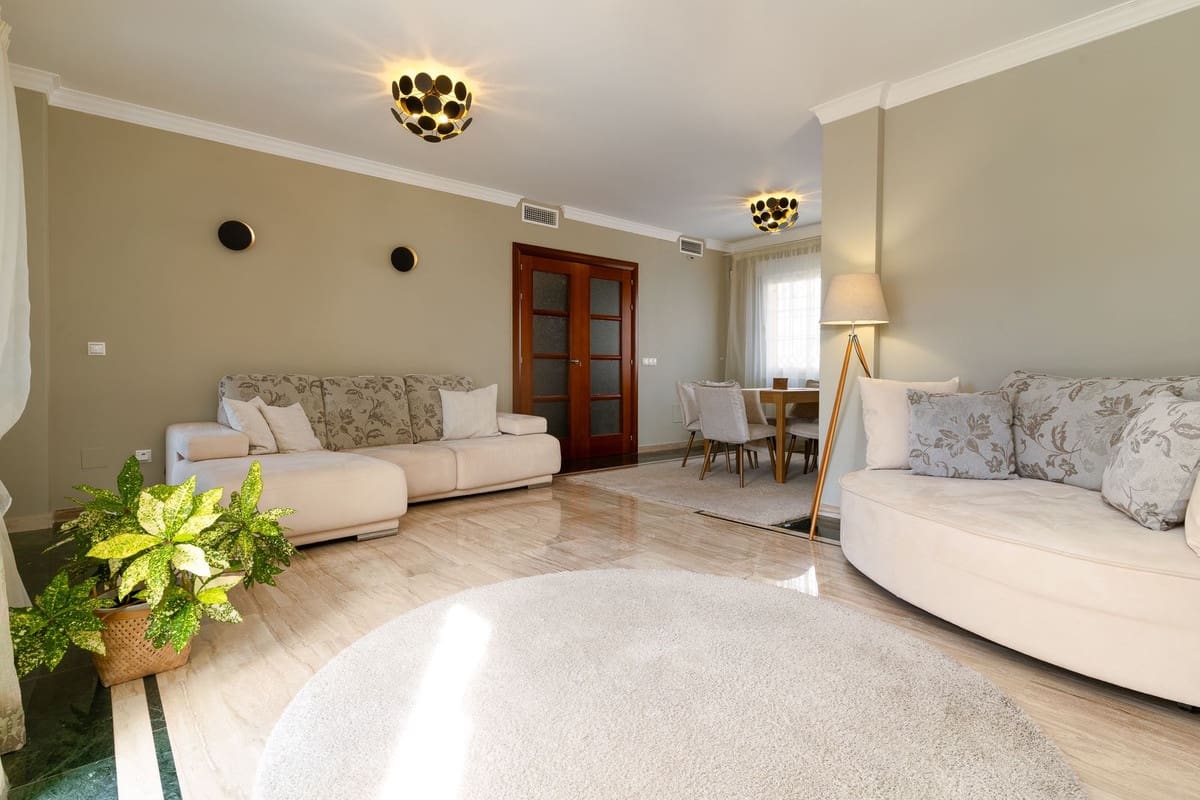 4 chambre Maison de Ville à vendre à Calahonda avec piscine garage - 689 000 € (Ref: 9787032)