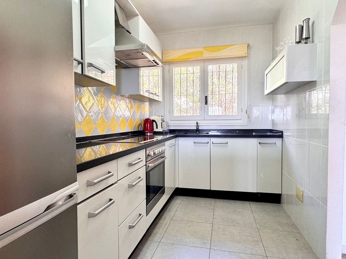 3 Zimmer Villa zu verkaufen in Calahonda mit Pool Garage - 650.000 € (Ref: 9787033)