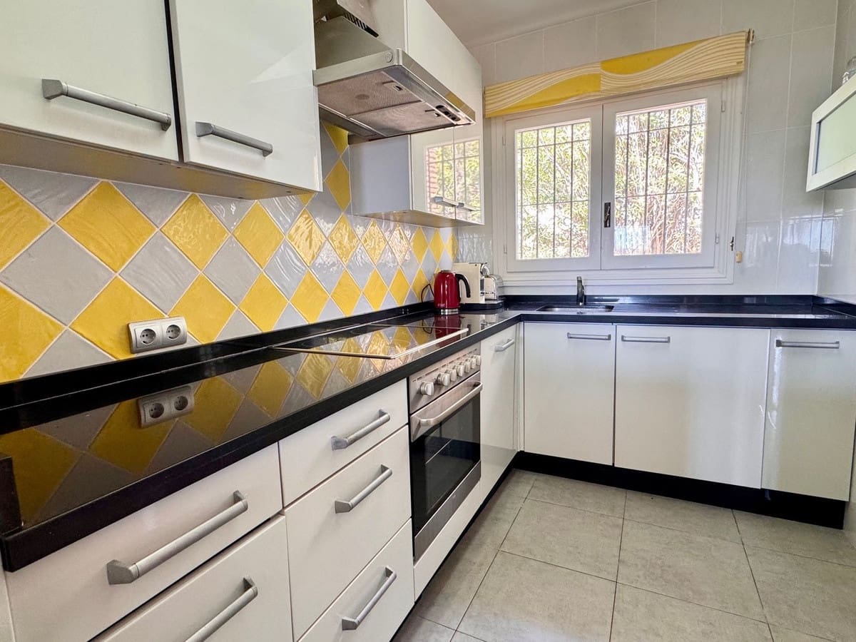 3 Zimmer Villa zu verkaufen in Calahonda mit Pool Garage - 650.000 € (Ref: 9787033)