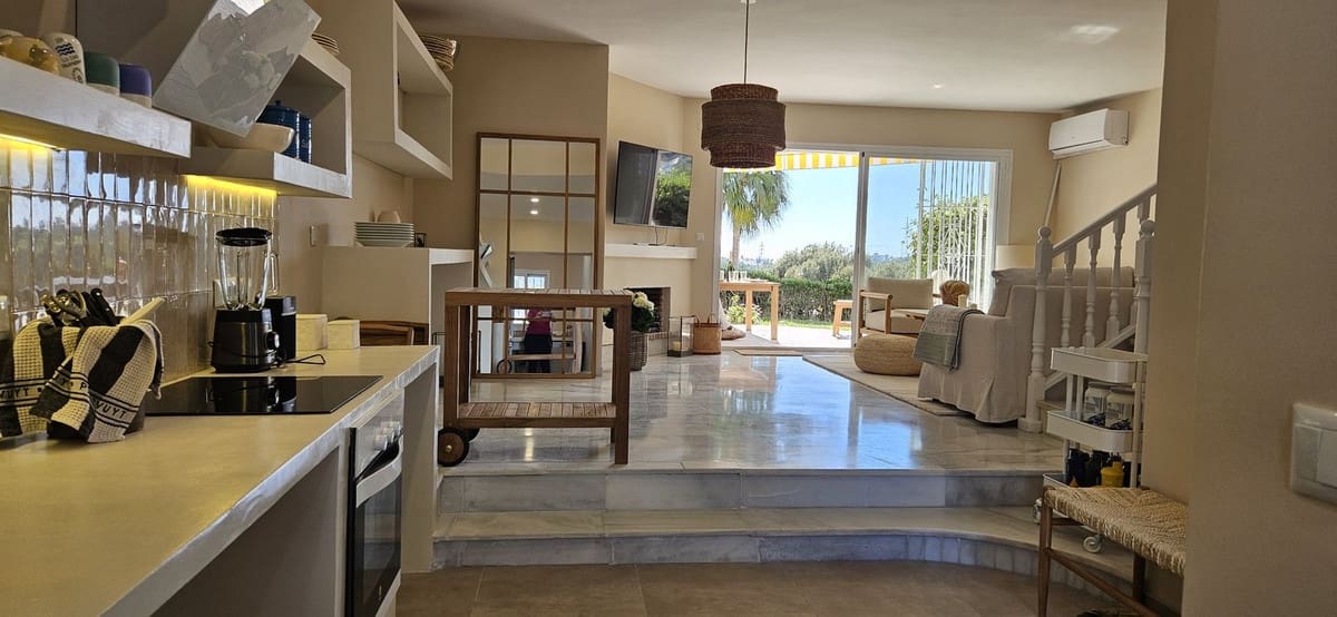 2 Zimmer Haus zu verkaufen in Calahonda mit Pool Garage - 549.000 € (Ref: 9787036)