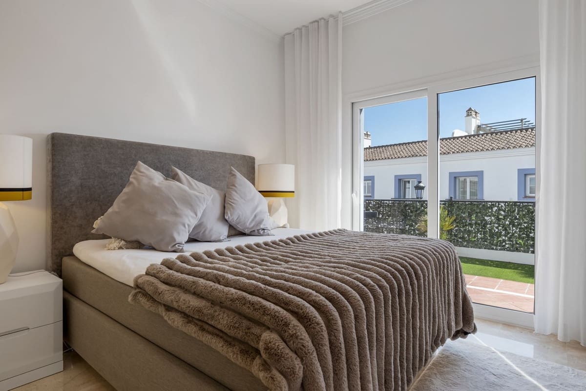 3 bedroom Apartment for sale in Benahavis with pool garage - € 599,500 (Ref: 9787930)