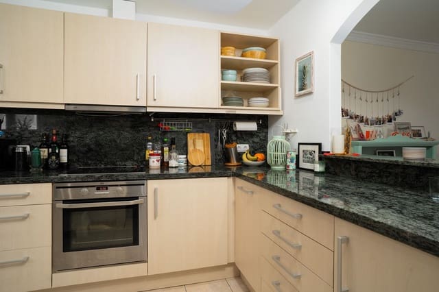 2 soverom Hus til salgs i Nueva Atalaya, Estepona med svømmebasseng garasje - € 460 000 (Ref: 9787934)