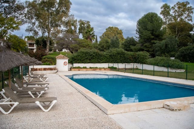 2 soverom Hus til salgs i Nueva Atalaya, Estepona med svømmebasseng garasje - € 460 000 (Ref: 9787934)