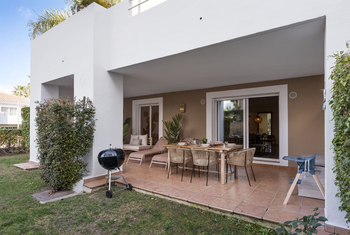 2 soveværelse Lejlighed til salg i Estepona med swimmingpool garage - € 420.000 (Ref: 9787935)