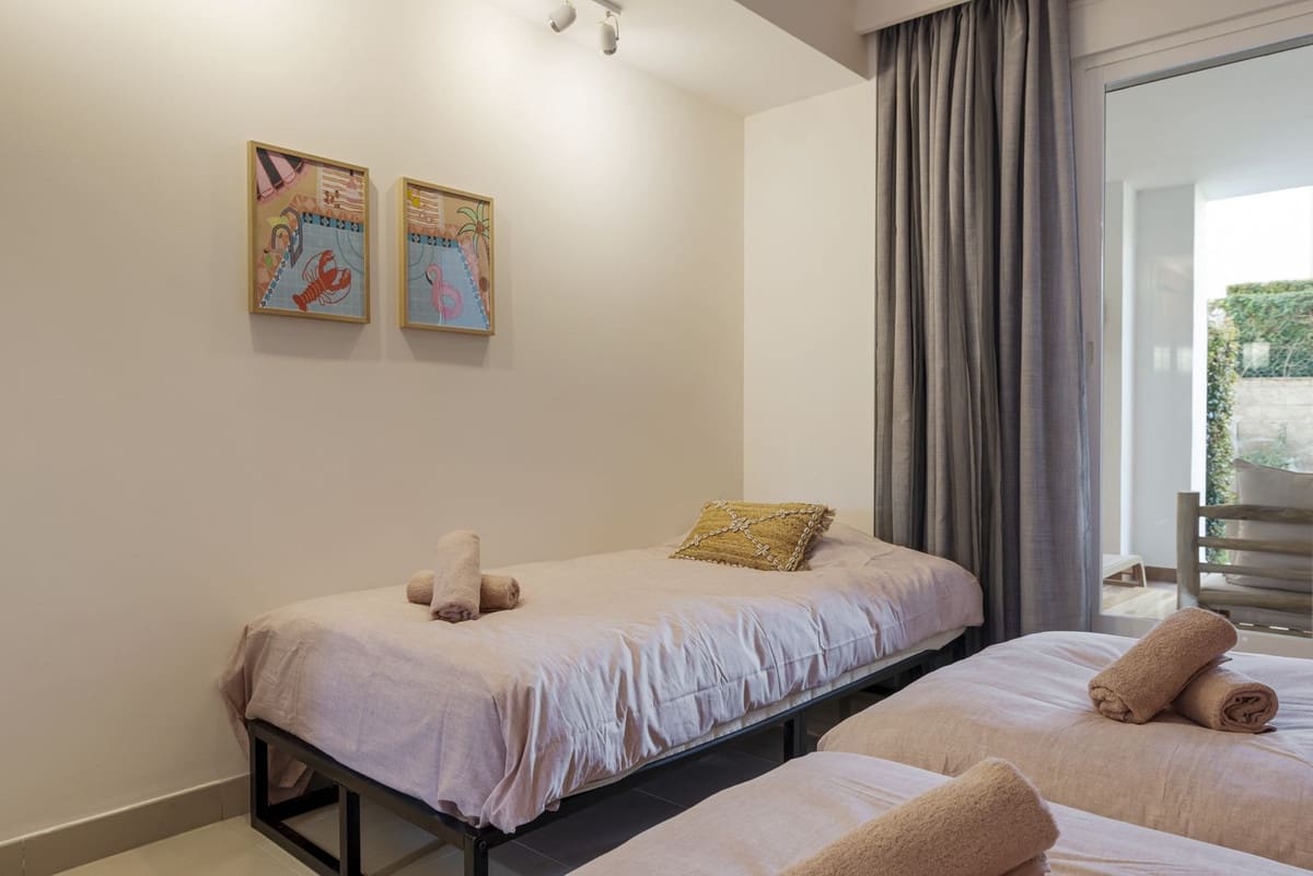 2 soveværelse Lejlighed til salg i Estepona med swimmingpool garage - € 420.000 (Ref: 9787935)