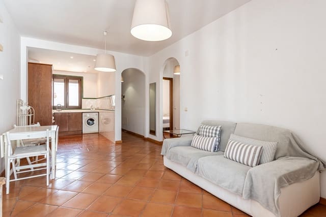 2 bedroom Apartment for sale in Benahavís - € 220,000 (Ref: 9788860)