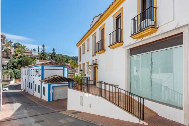 2 bedroom Apartment for sale in Benahavís - € 220,000 (Ref: 9788860)