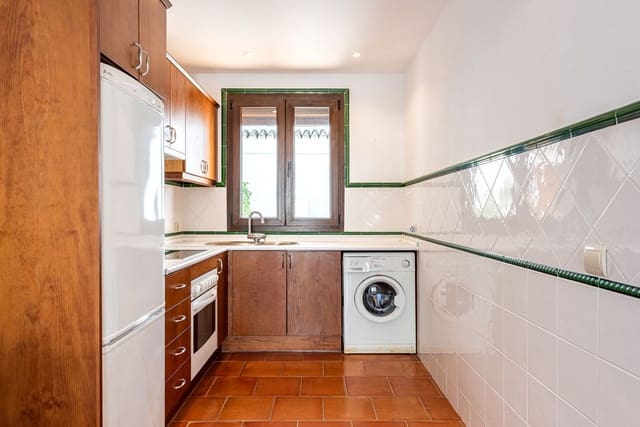 2 bedroom Apartment for sale in Benahavís - € 220,000 (Ref: 9788860)