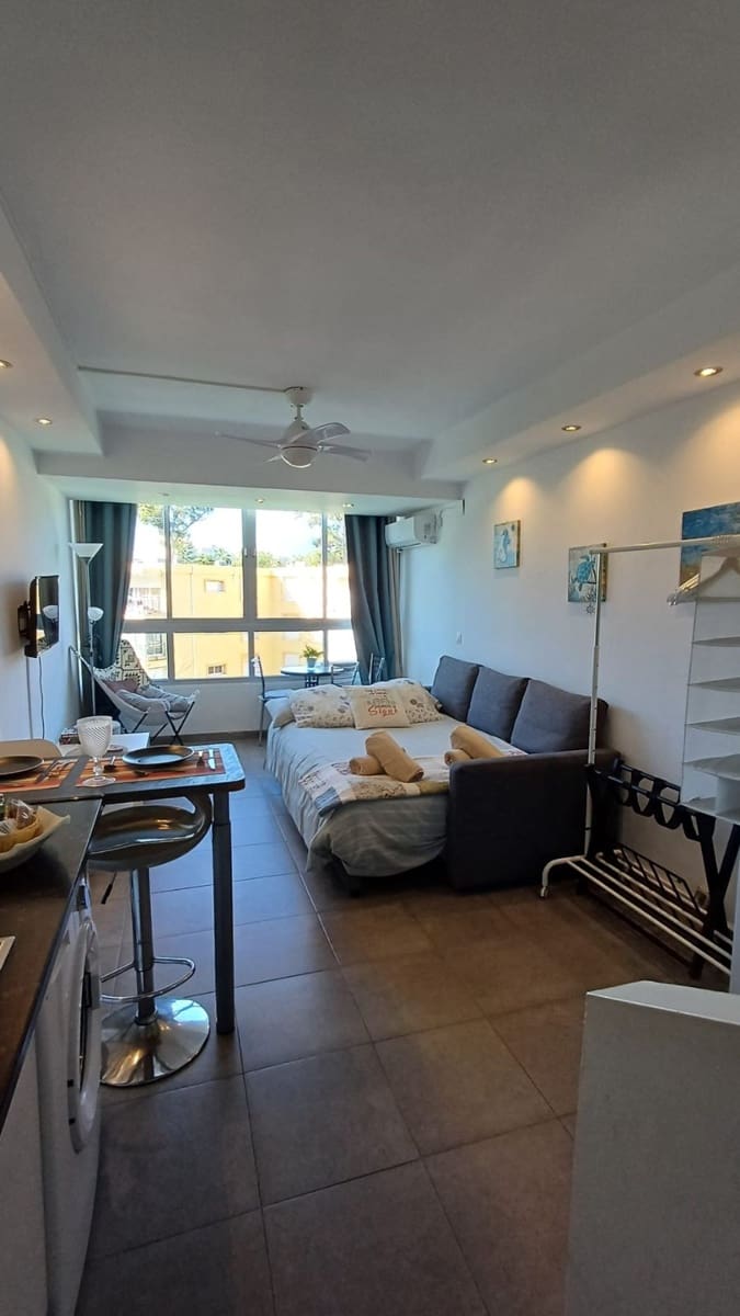 1 bedroom Apartment for sale in Estepona - € 216,000 (Ref: 9788861)