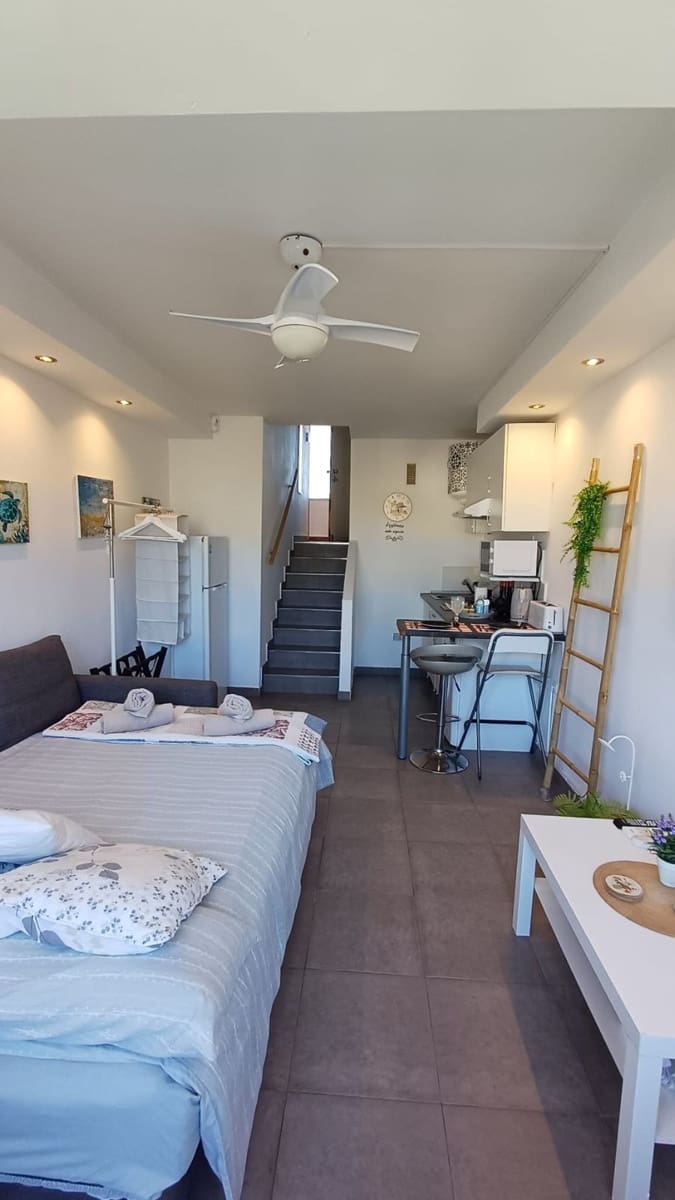 1 bedroom Apartment for sale in Estepona - € 216,000 (Ref: 9788861)