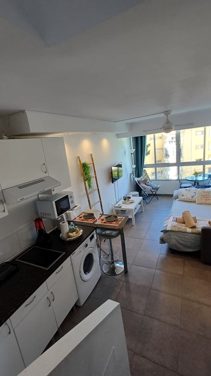 1 bedroom Apartment for sale in Estepona - € 216,000 (Ref: 9788861)