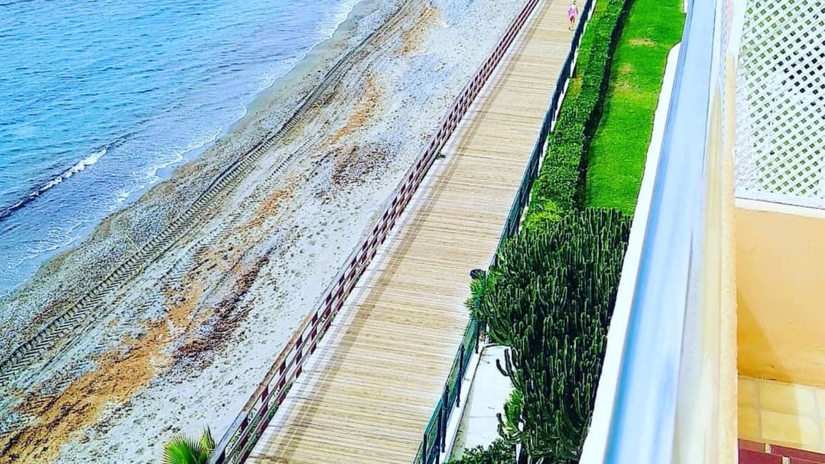 1 bedroom Apartment for sale in Estepona - € 216,000 (Ref: 9788861)