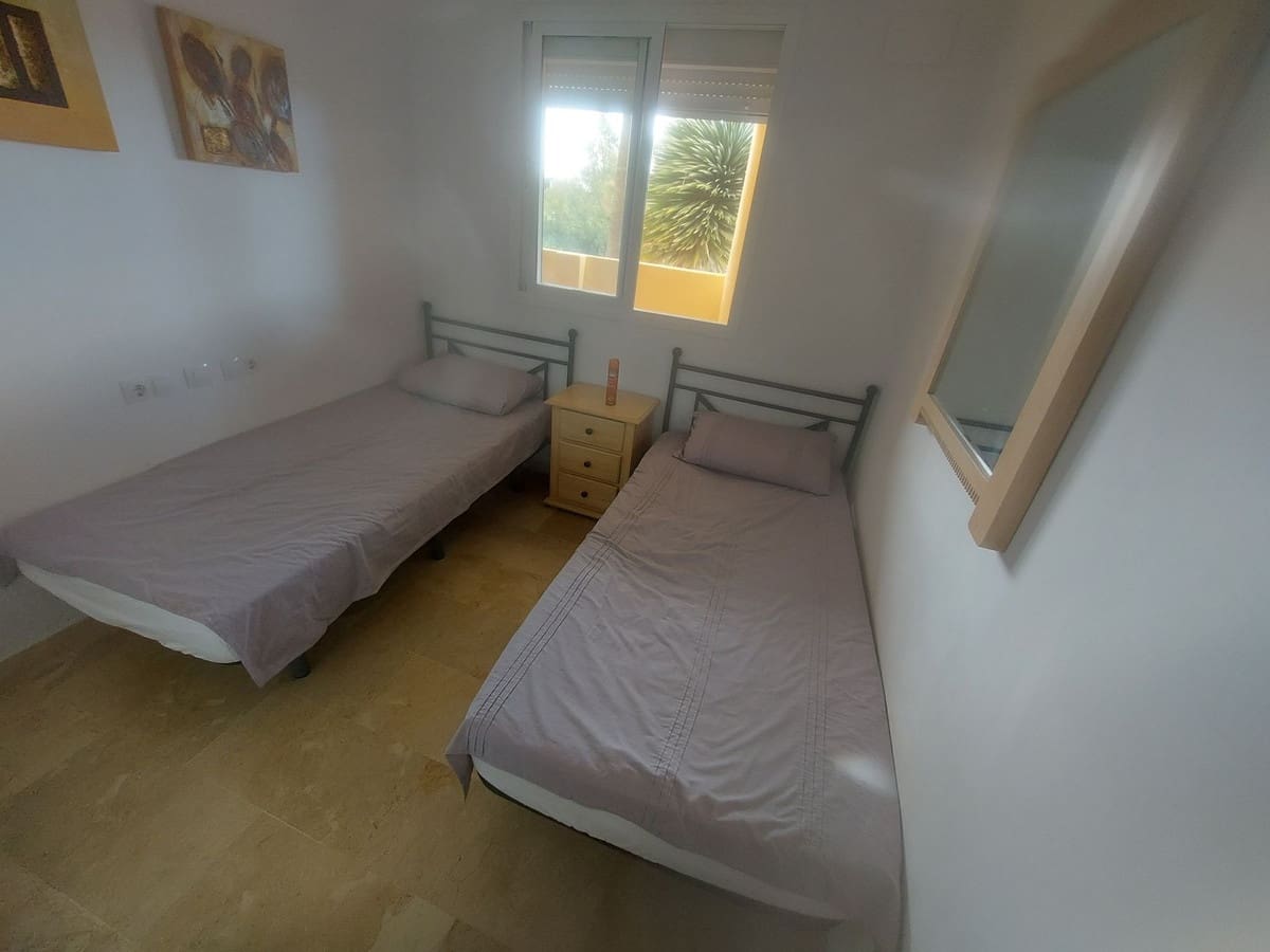 2 bedroom Apartment for sale in La Duquesa / Puerto de la Duquesa with pool garage - € 215,000 (Ref: 9788862)