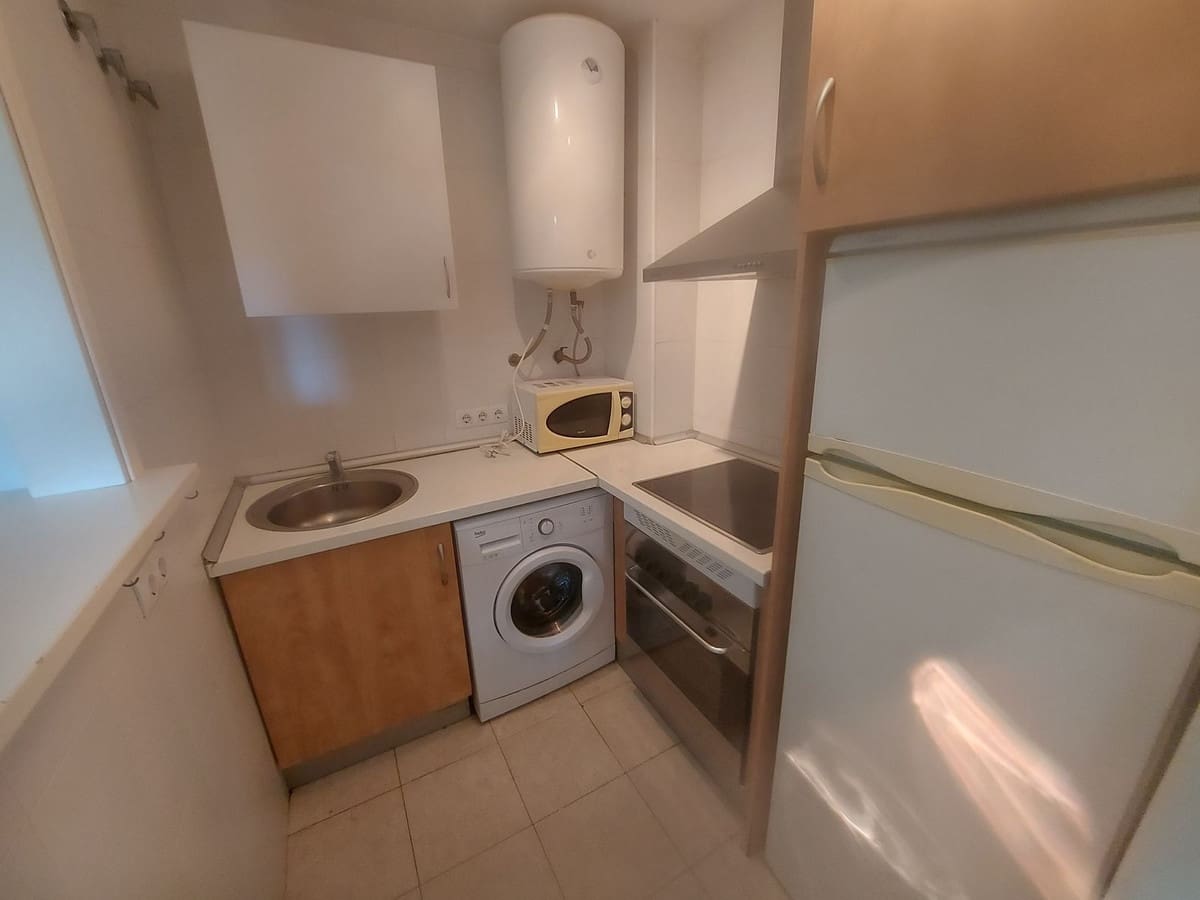 2 bedroom Apartment for sale in La Duquesa / Puerto de la Duquesa with pool garage - € 215,000 (Ref: 9788862)