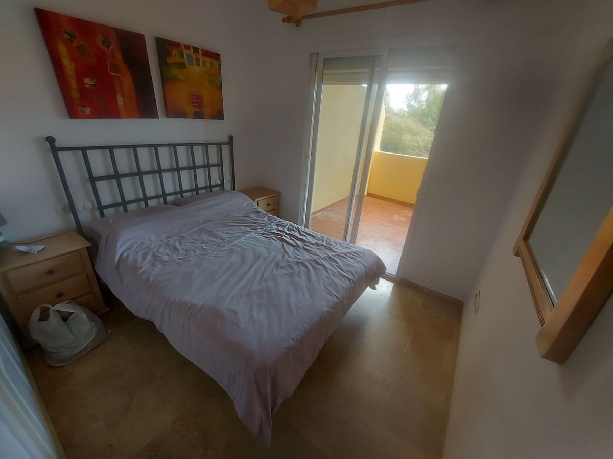 2 bedroom Apartment for sale in La Duquesa / Puerto de la Duquesa with pool garage - € 215,000 (Ref: 9788862)