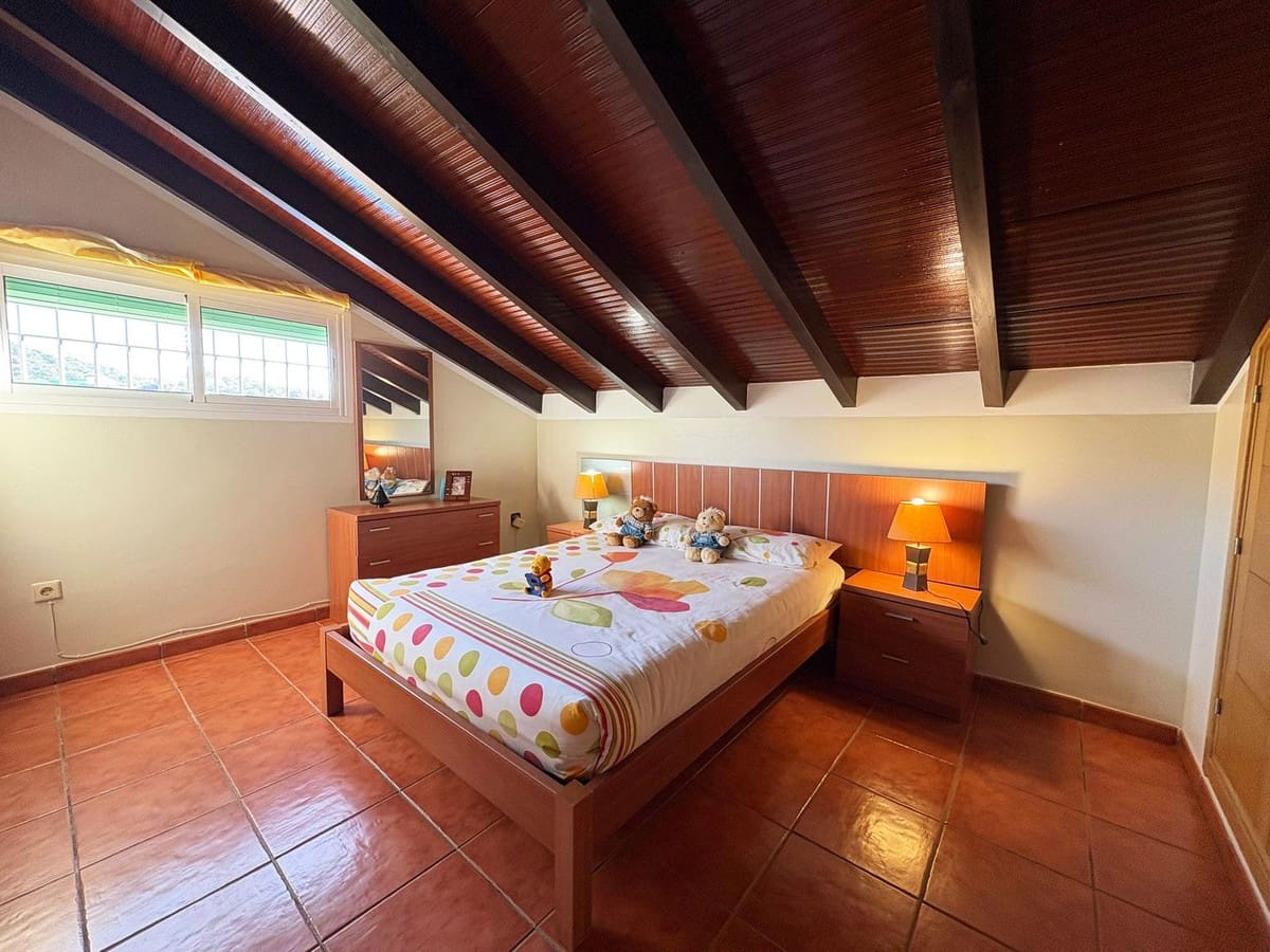 Chalet de 3 habitaciones en La Cala de Mijas en venta con piscina - 599.000 € (Ref: 9789496)