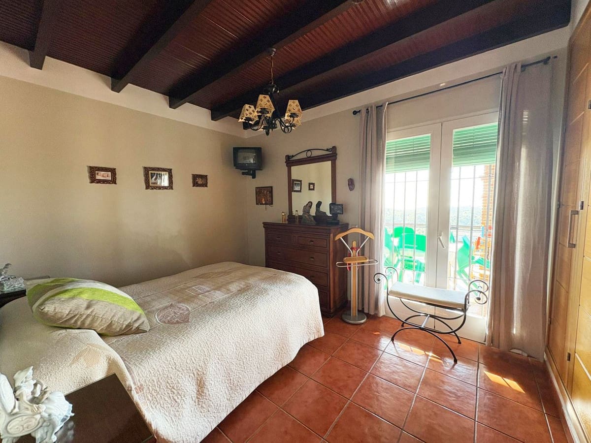 Chalet de 3 habitaciones en La Cala de Mijas en venta con piscina - 599.000 € (Ref: 9789496)