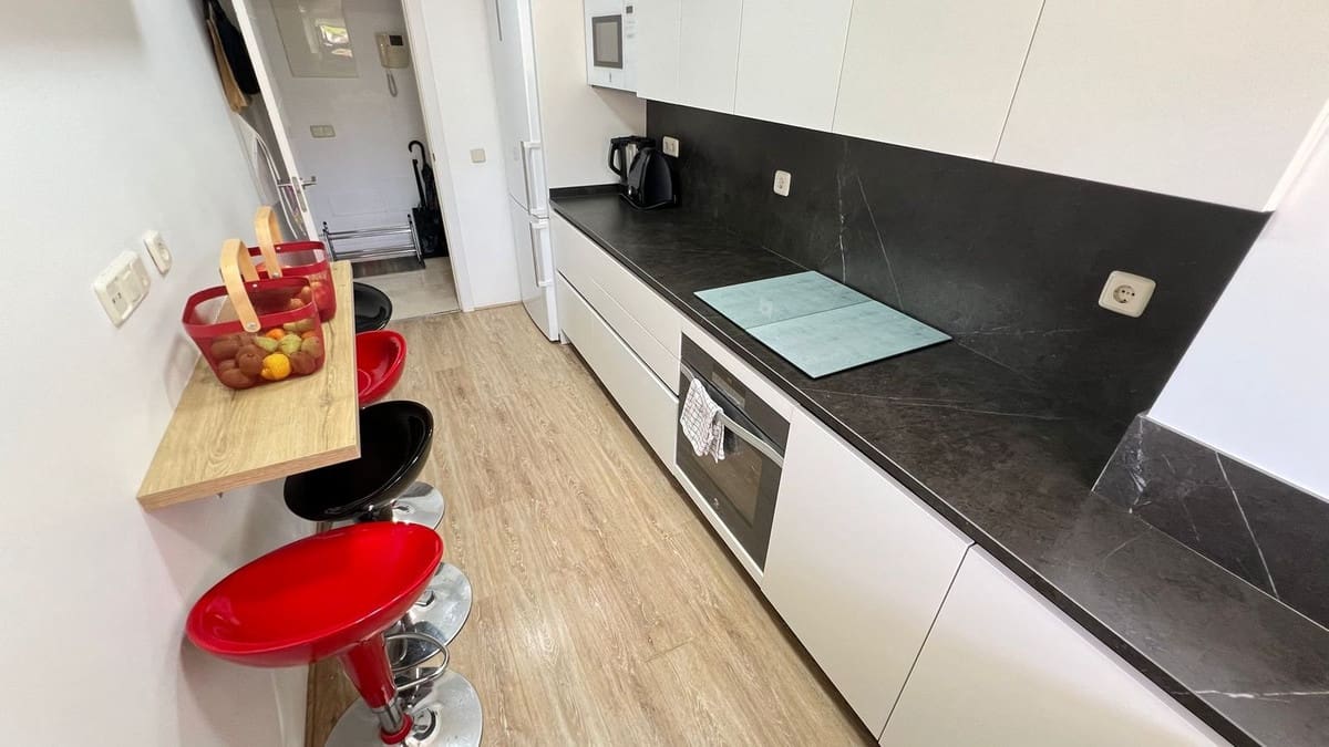 3 Zimmer Apartment zu verkaufen in Estepona mit Pool Garage - 445.000 € (Ref: 9789503)